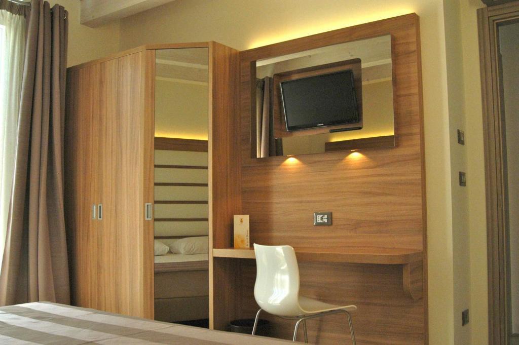 Bio Suites Pacinotti Бардолино Номер фото