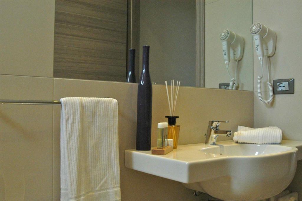 Bio Suites Pacinotti Бардолино Номер фото